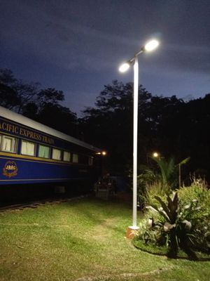 Lampara de poste 300W 2,246 lumenes