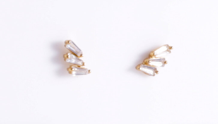 TRIPLE BAGUETTE STUDS