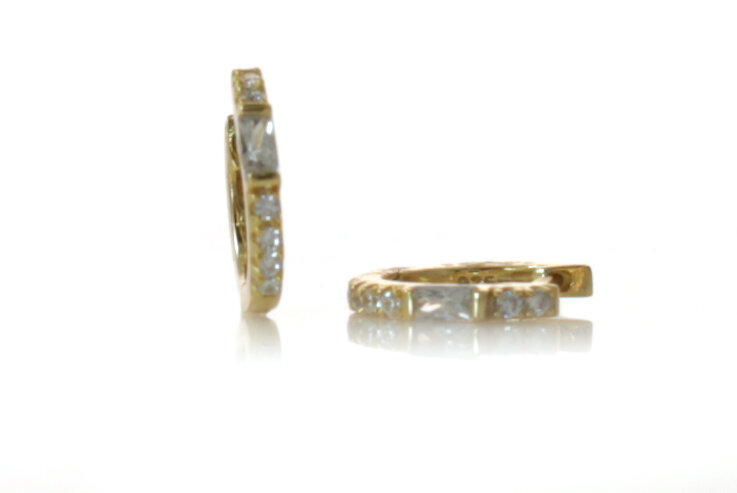PAVE AND BAGUETTE HUGGIES