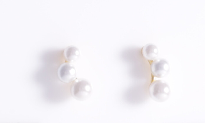 TRIPLE PEARL STUDS