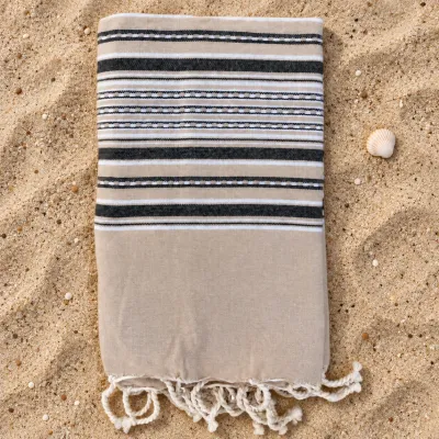 Iso Hamam-pyyhe 100 × 200 cm – hiekka, raitakuvio Iso Hamam-pyyhe 100 × 200 cm – hiekka, raitakuvio