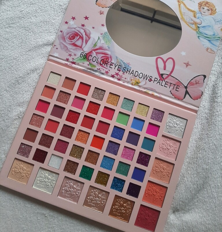 66 Colour eyeshadow