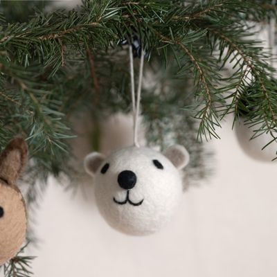 Sjaal met verhaal - Kerstbal ijsbeer