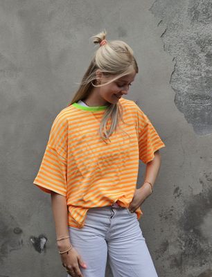 Aline - Striped tee - fluo oranje