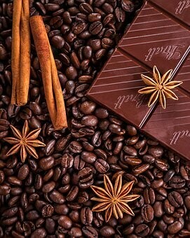 Chocolate compacto con granos de café