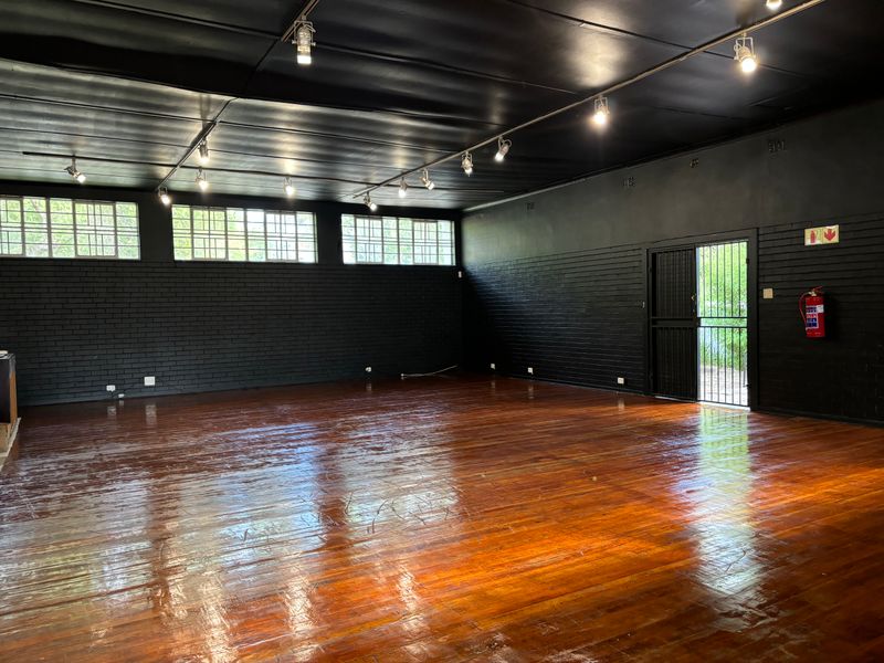 FLOORING SANDING & VARNISH