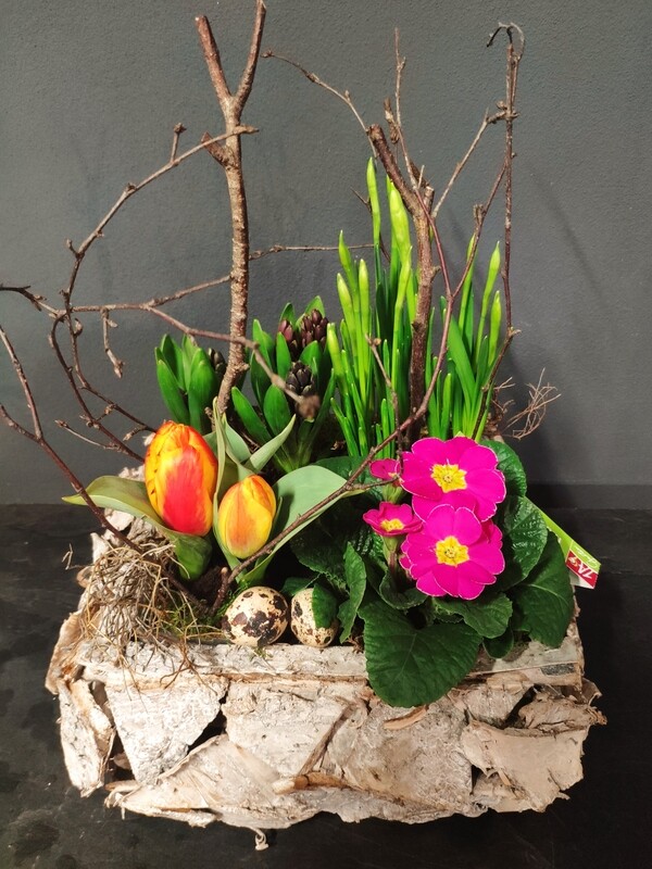 Gefäß aus Holzstücken, gekalkt