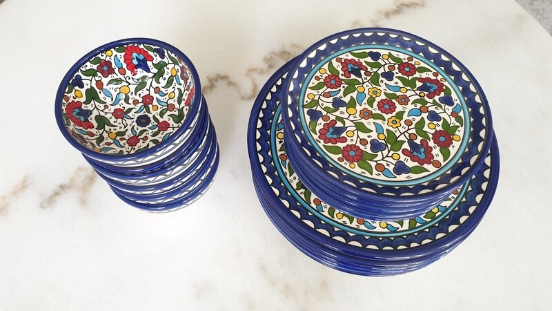 Set of 18 Dinner Plates Classic Pattern