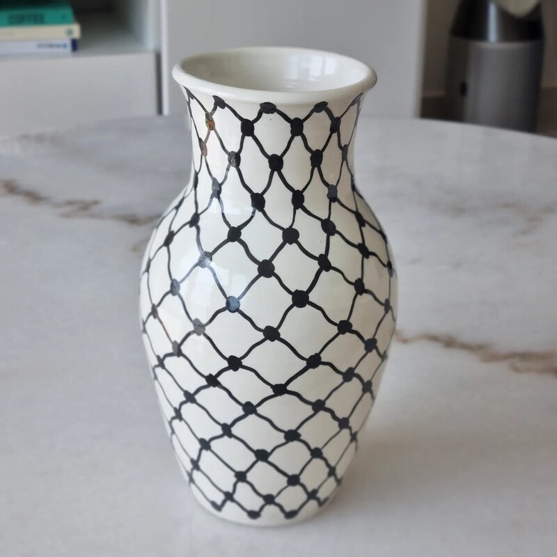 Kuffiya Vase