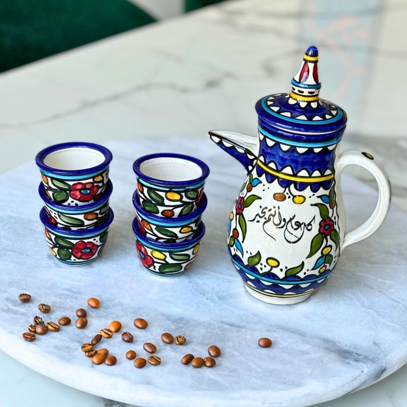 طقم العيد المميز المصنوع يدويا (فناجين قهوة عربية )