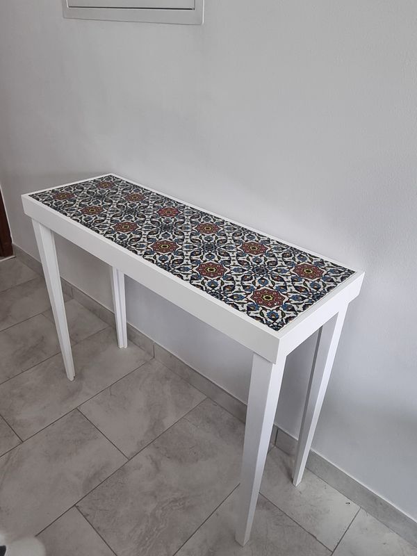 Console table