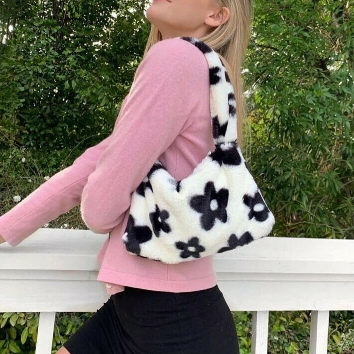 Fluffy Daisy Minibag
🌼🌼🌼🌼🌼🌼🌼🌼🌼🌼🌼