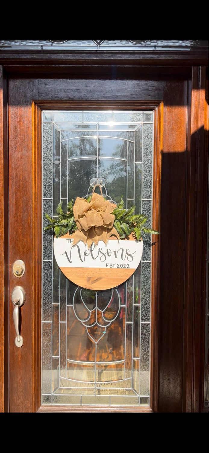 Round Wood Door-Hanger