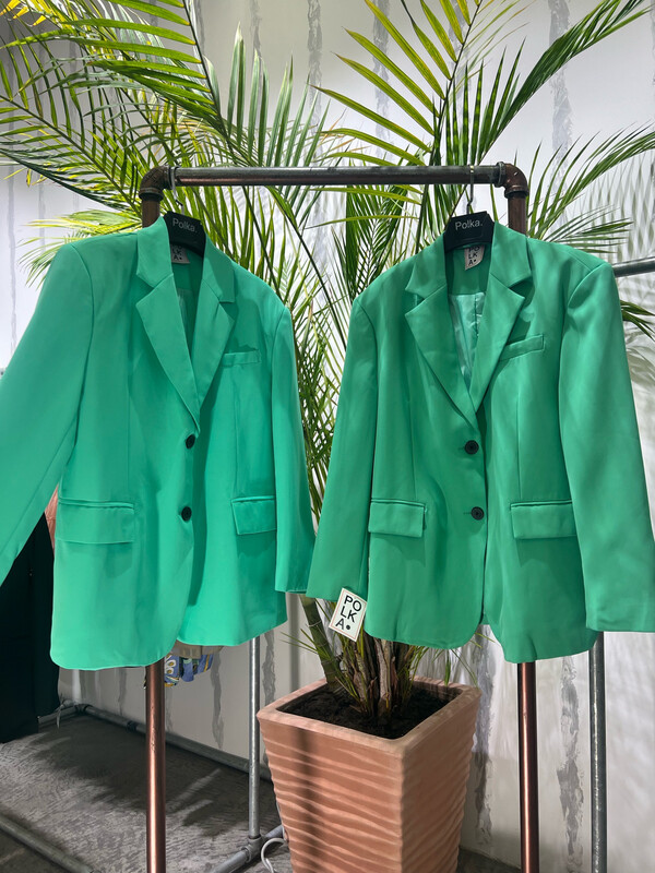 GREEN BLAZER