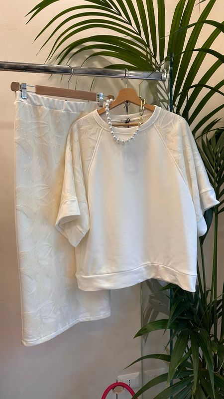 LE STREGHE T-SHIRT
