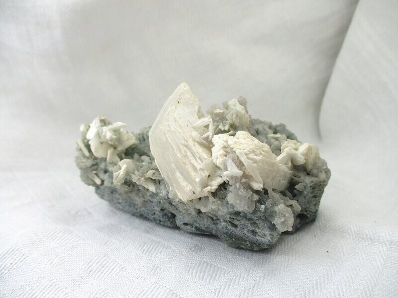 Apophyllite on Heulandite matrix