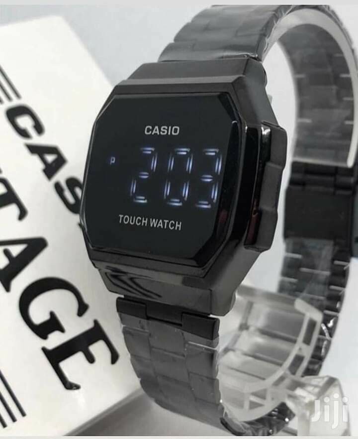 TOUCH WATCH CASIO GOLD BLACK