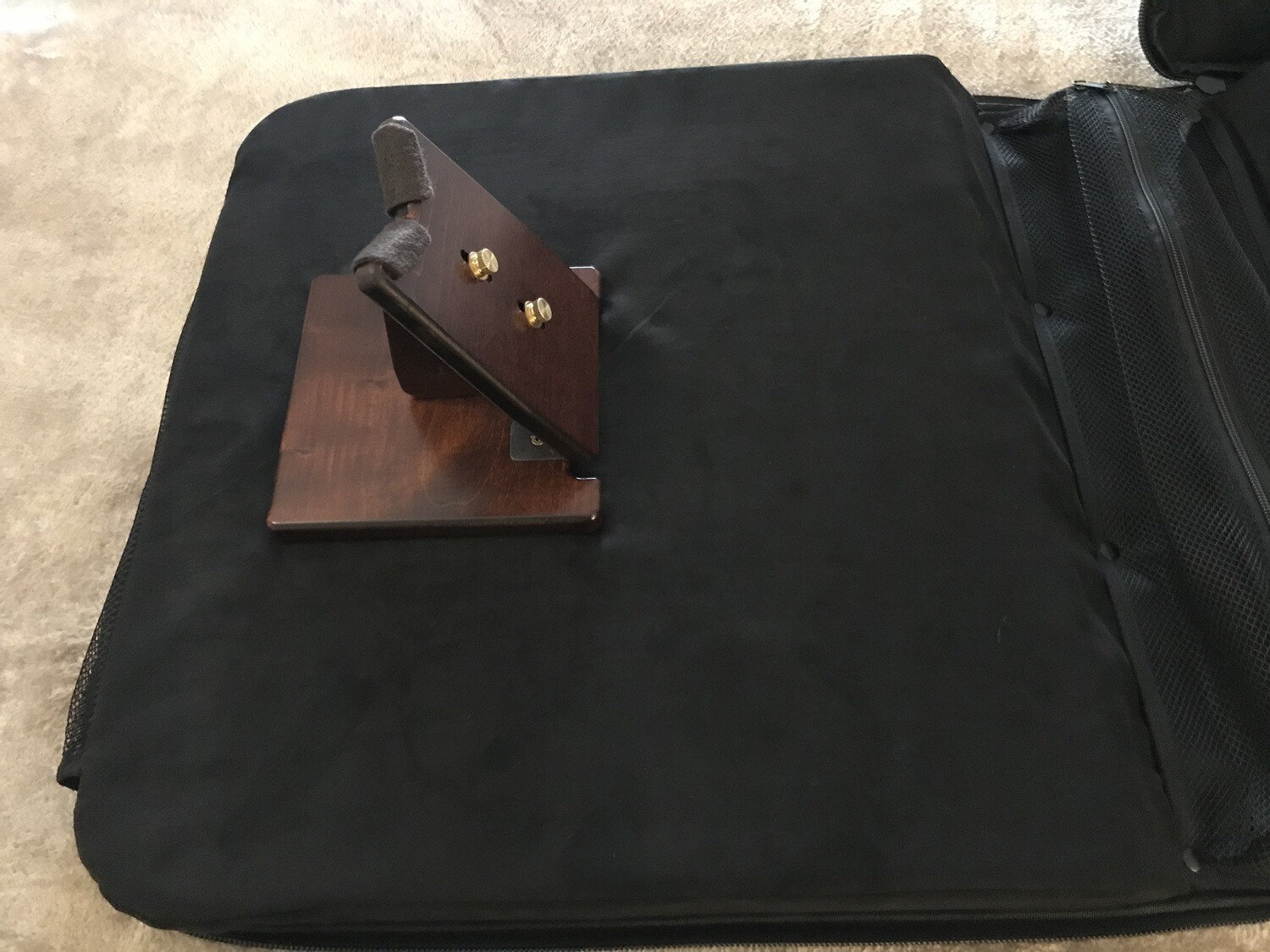 Instrument Workstation with custom neck rest