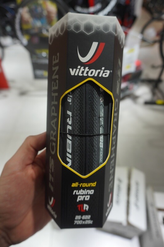 Vittoria RUBINO PRO TUBELESS GRAPHENE 4 SAISONS 700x25mm Vittoria RUBINO PRO TUBELESS GRAPHENE 4 SAISONS 700x25mm