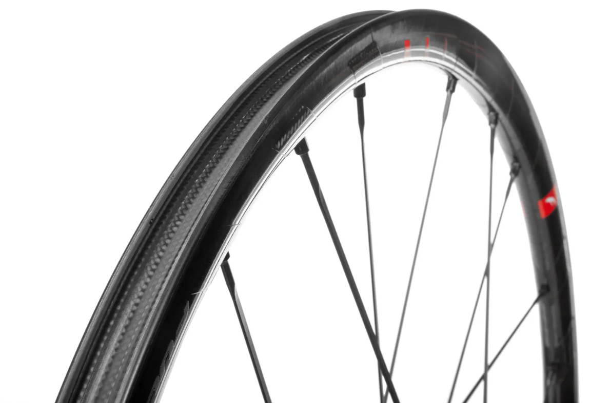 Fulcrum - Racing Zero Carbone Disc pneus