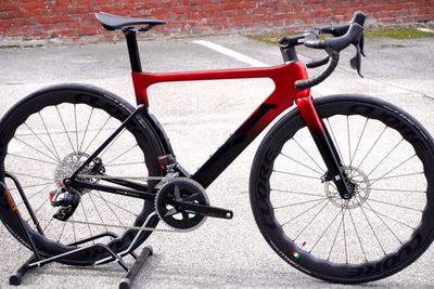 3T Strada Shimano 105 Di2 2x12 Red/Black DESTOCK 3T Strada Shimano 105 Di2 2x12 Red/Black DESTOCK