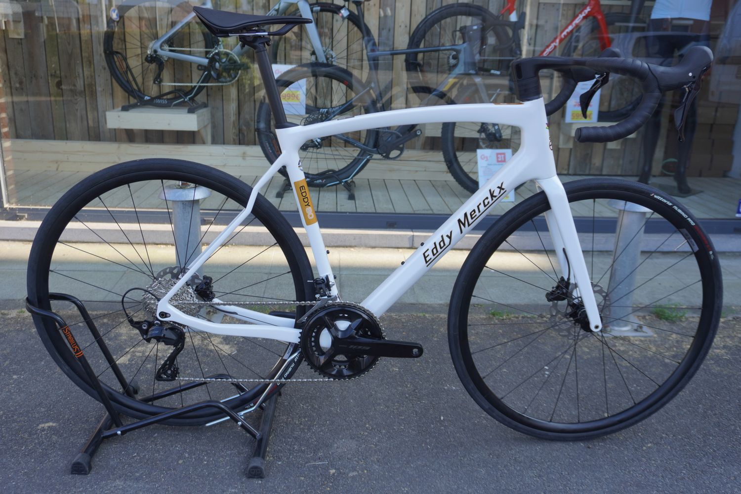 Eddy Merckx Mendrisio combo carbone Shimano 105 2x 12v 80eme Anniversaire