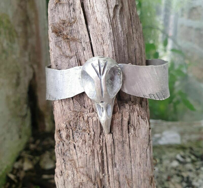B369 Corvid Reborn cuff