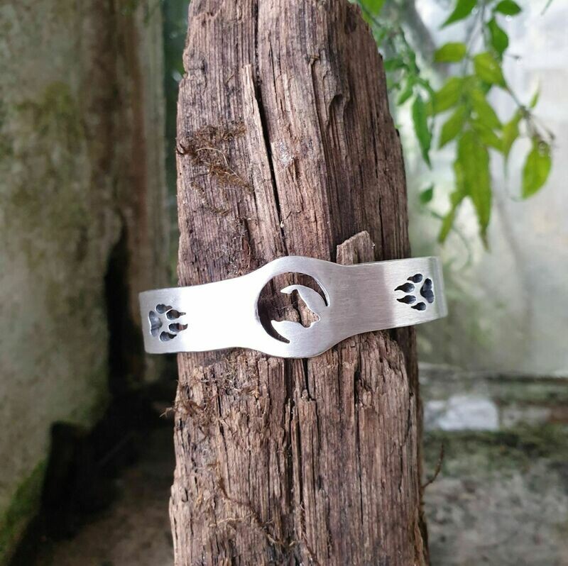 B298 Wolf Pack cuff