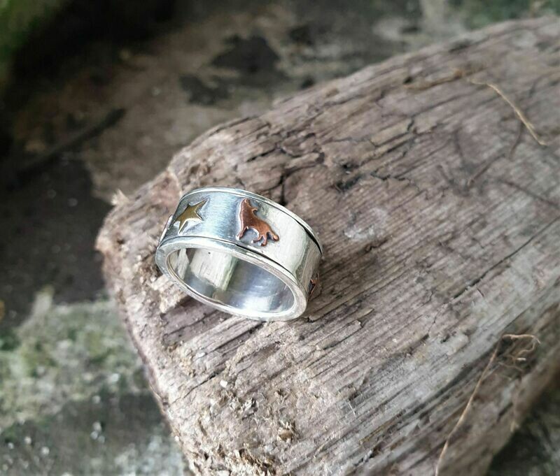 R301 Night Time Howling Wolf spinning ring