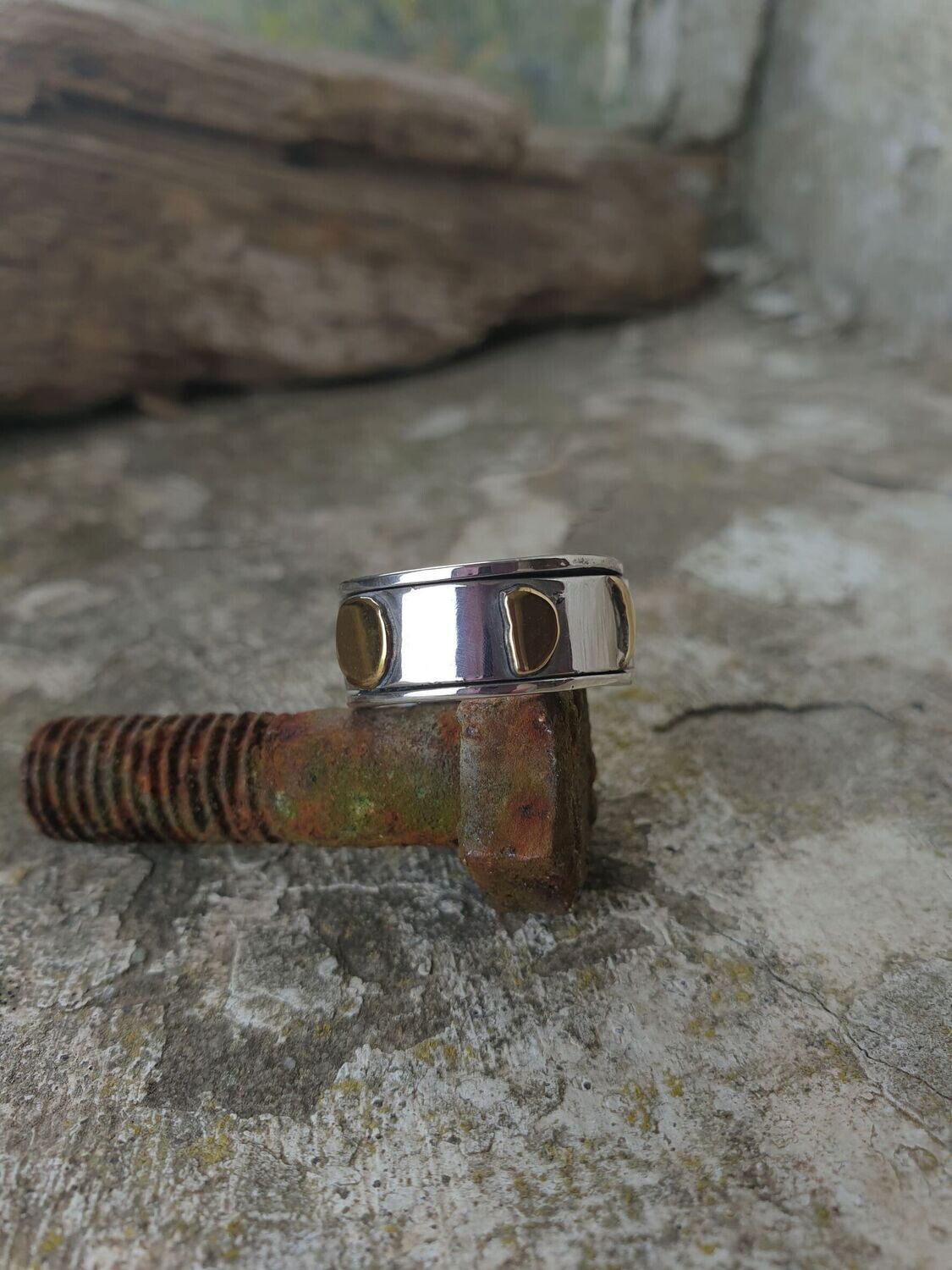 R136 Phases of the Moon Spinning ring