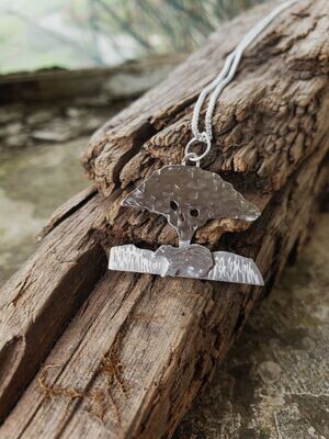 N1371 Hawthorn Hedgerow Tree with Badger pendant