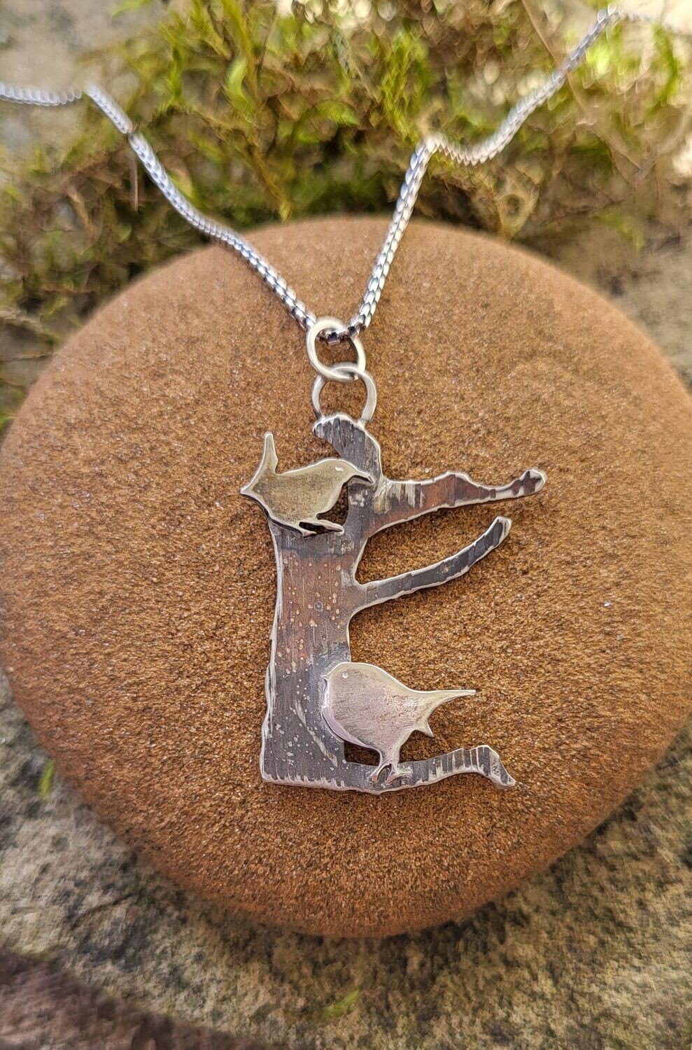 N1031 Wren and Robin in the Branches pendant