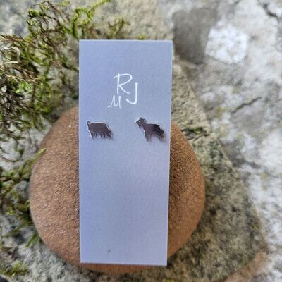 2127 Pig and Goat studs