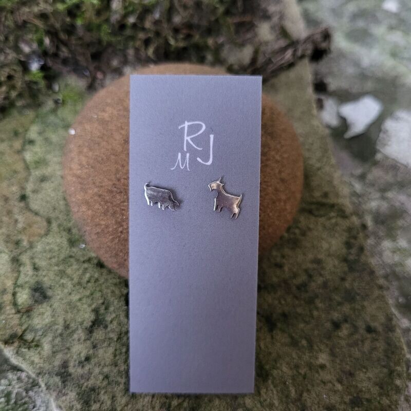 1807 Pig and Goat studs