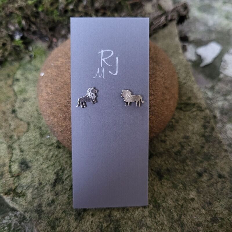 1759 Lion studs