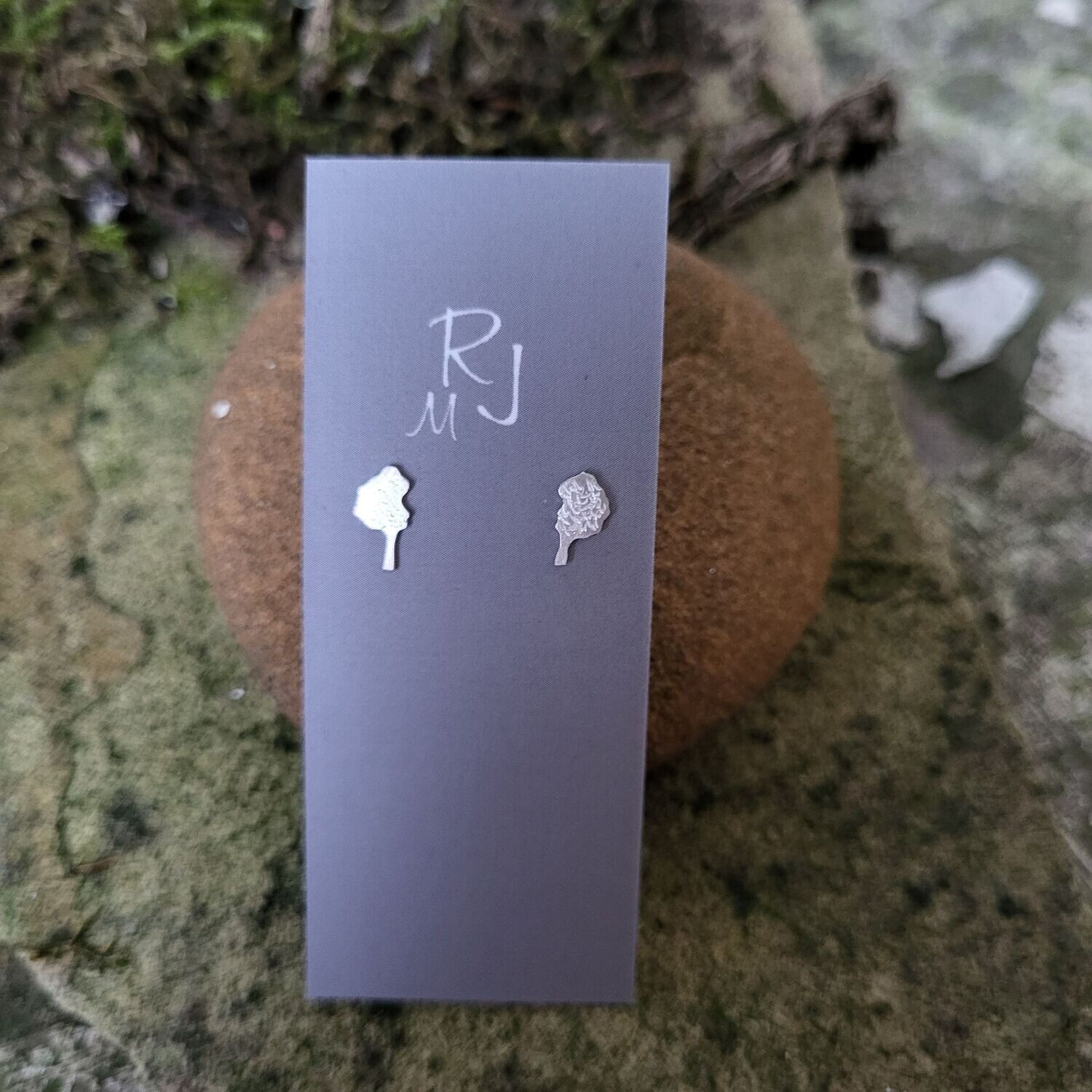 2567 Rowan Tree studs