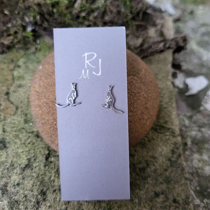 1448 Kangaroo studs