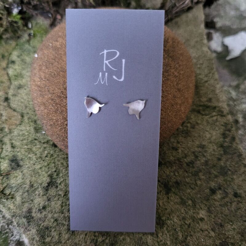 2564 Harebell studs