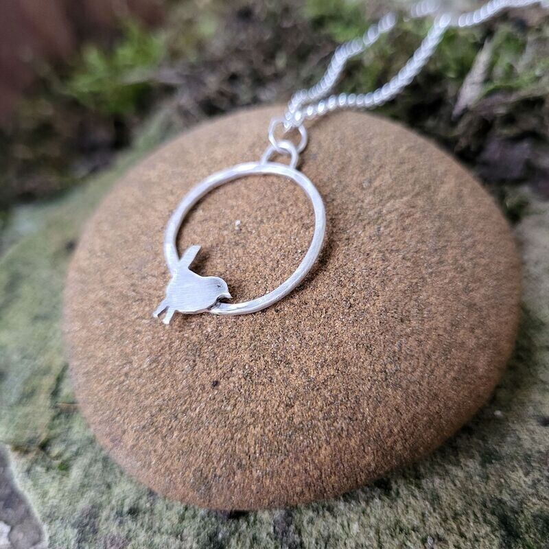N1657 Wren pendant