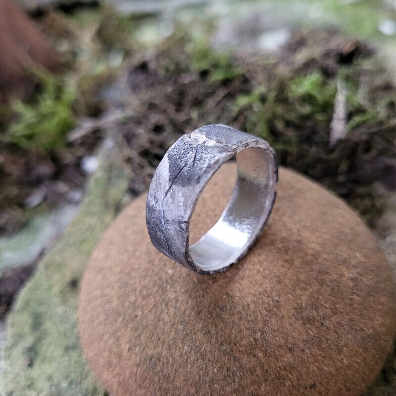 R603 Hard Life ring