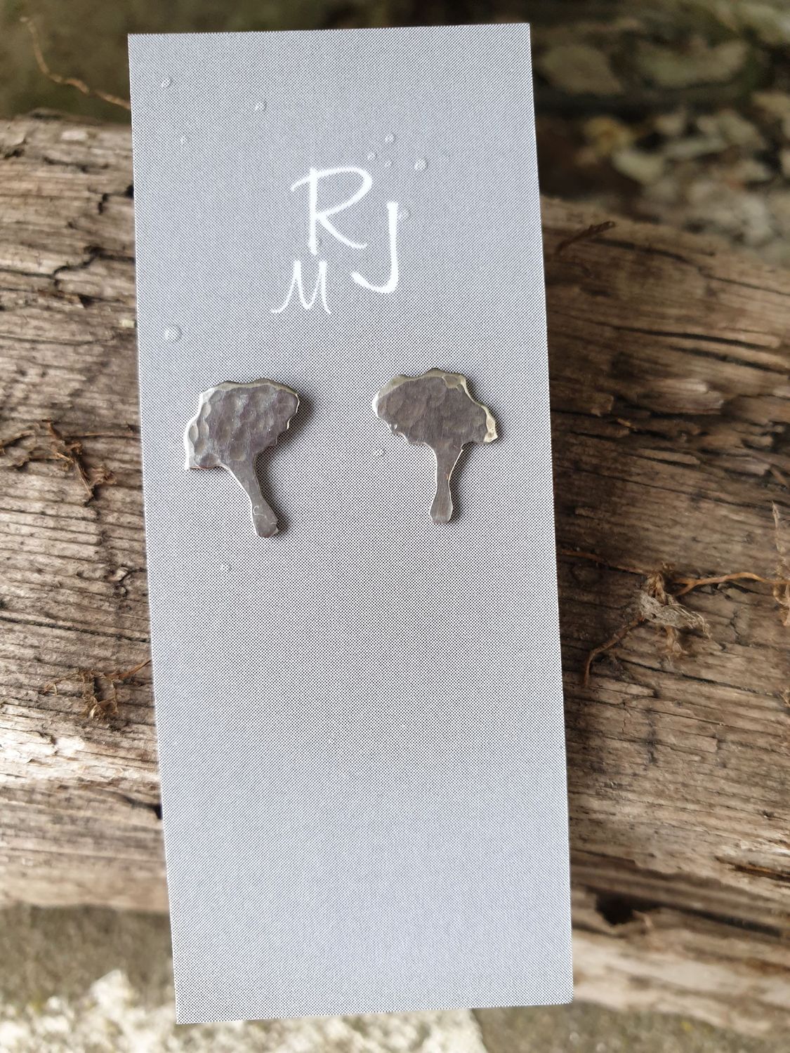 674 Sycamore Tree studs