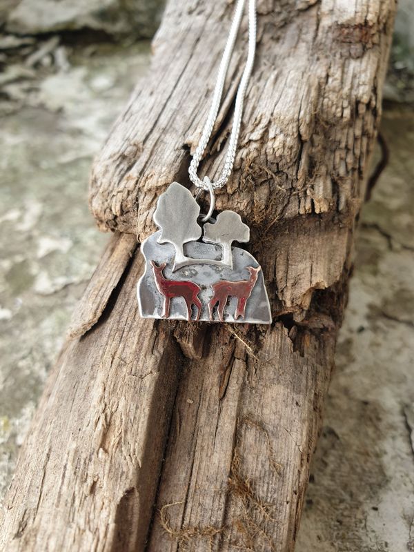 N1236 Roe Deer at the Copse pendant