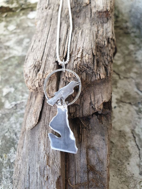 N1239 Corvid on the Rocky Outcrop pendant
