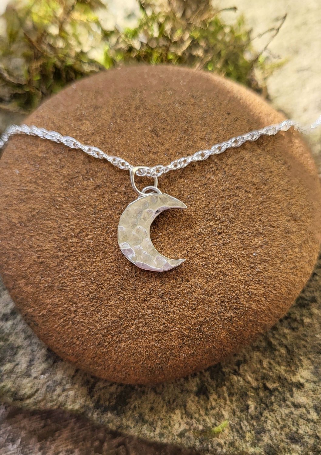 N1458 Crescent Moon pendant