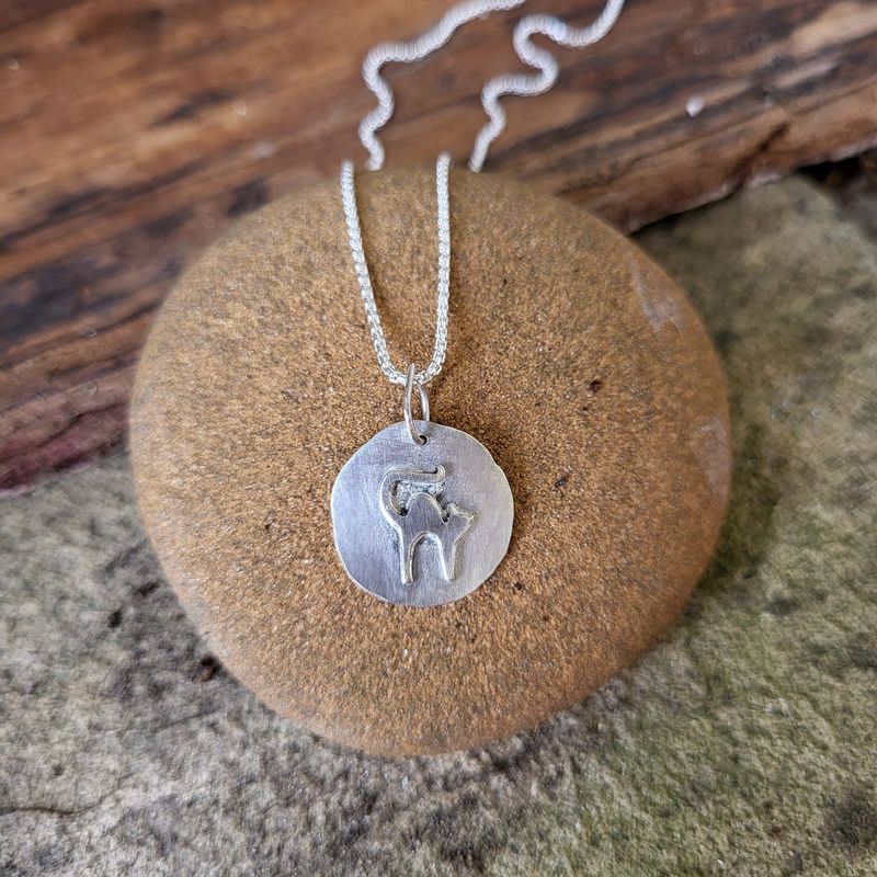 N1710 Arching Cat pendant