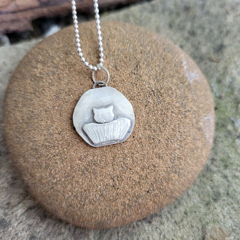 N995 Cat in the Basket pendant