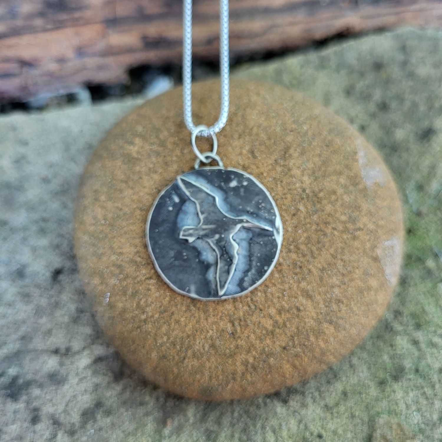N1676 Snipe in Flight pendant