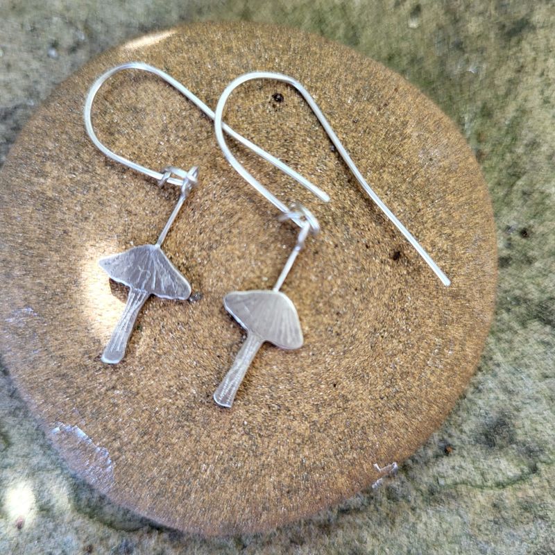 2795 Toadstool earrings