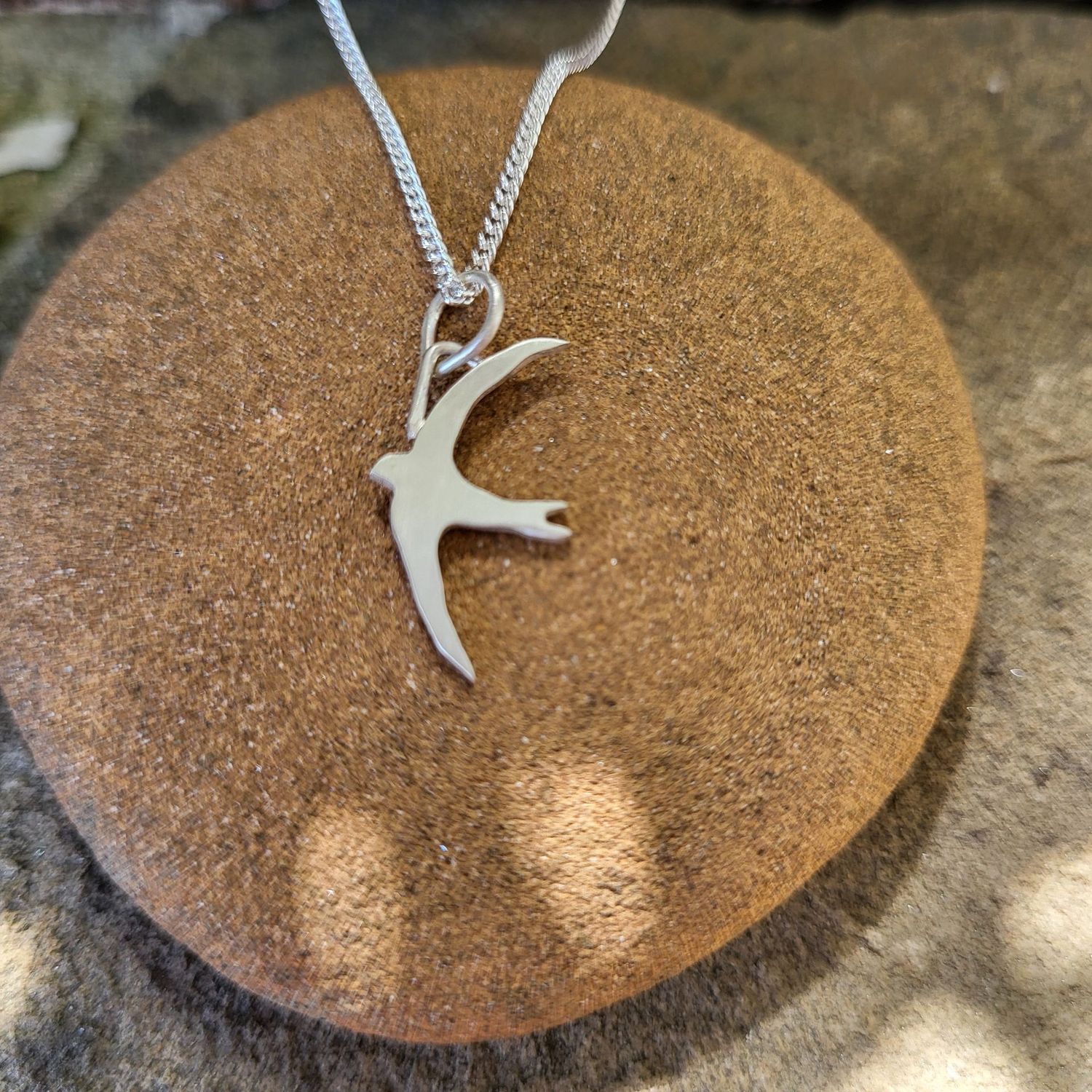 N1790 Swift in Flight pendant