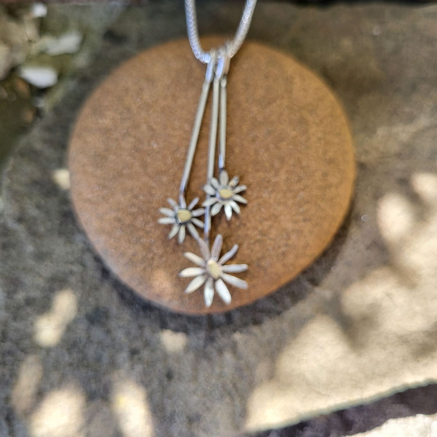 N1788 Trio of Daisies pendant